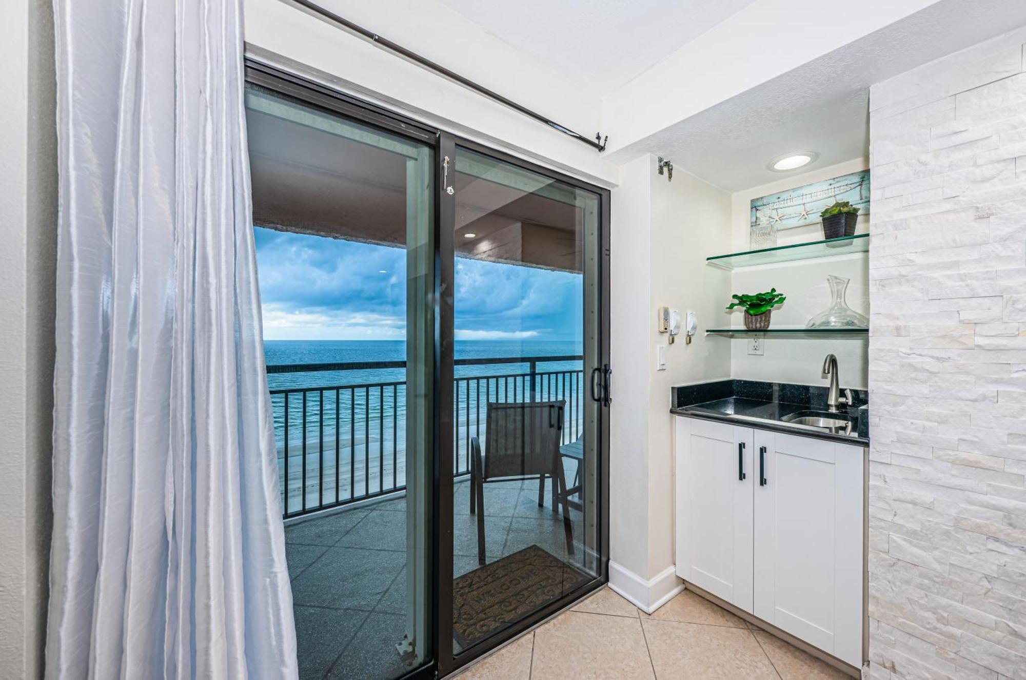 The Rose Aparthotel Clearwater Beach Exterior photo